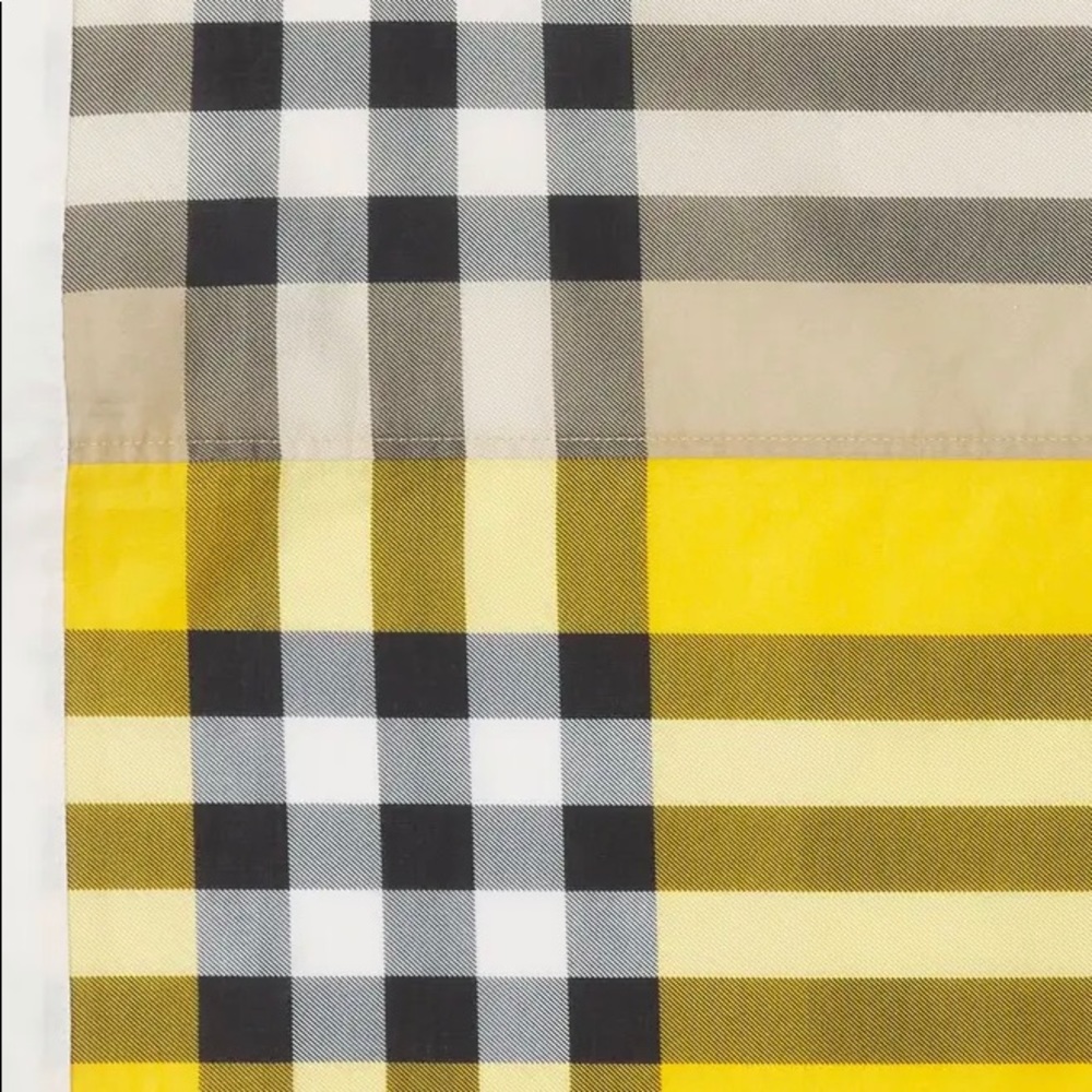 SOLD⛔️Authentic BURBERRY 100% Cotton vintage checkers triangle scarf - Picture 5 of 14